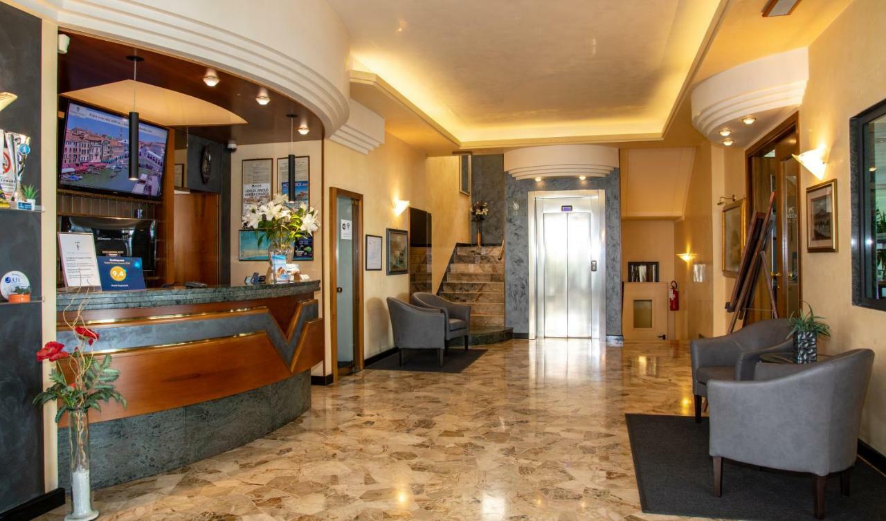 Hotel Sayonara Lido di Jesolo Esterno foto